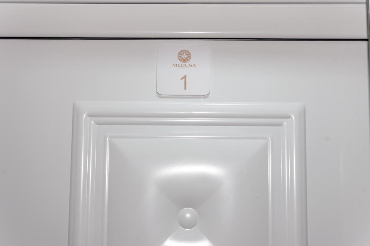 Medusa Rooms Kallithea  エクステリア 写真