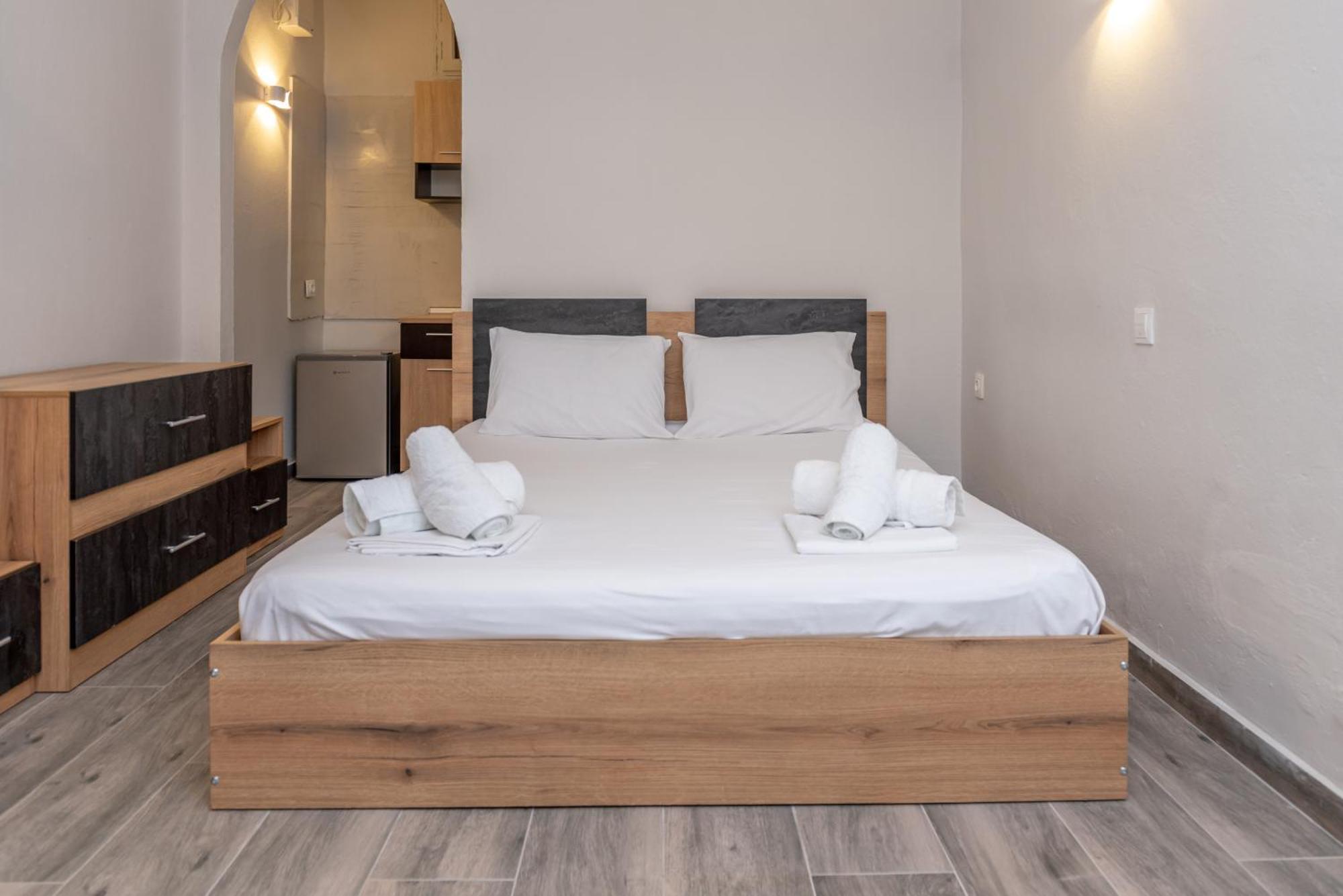 Medusa Rooms Kallithea  エクステリア 写真