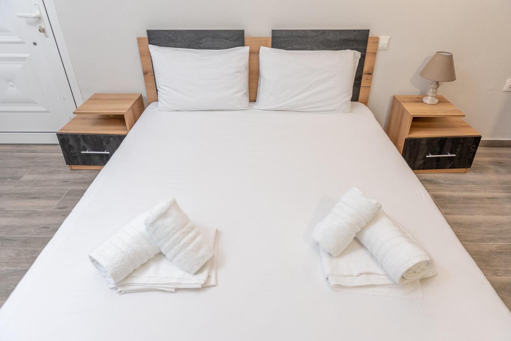 Medusa Rooms Kallithea  エクステリア 写真